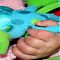 Baby met speelgoed